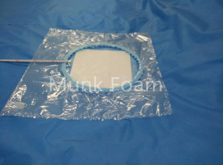 Cesarean abdominal surgical drapes with foam edge pouch